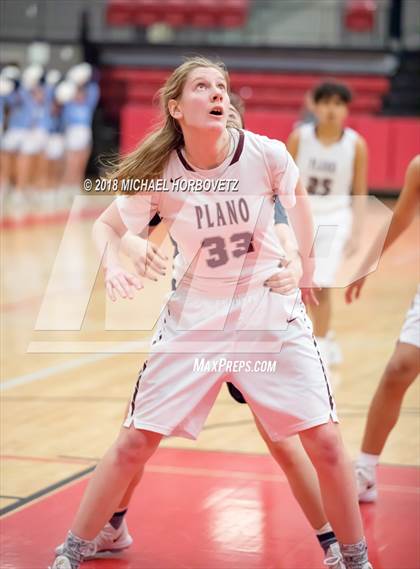 Thumbnail 1 in Plano vs. Bell (UIL 6A Bi-District Playoff) photogallery.