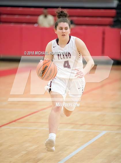 Thumbnail 2 in Plano vs. Bell (UIL 6A Bi-District Playoff) photogallery.