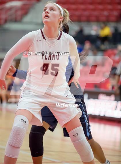 Thumbnail 3 in Plano vs. Bell (UIL 6A Bi-District Playoff) photogallery.