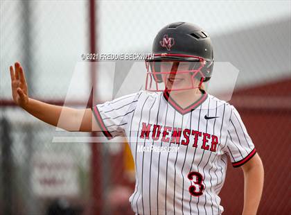 Thumbnail 1 in Muenster @ Collinsville photogallery.