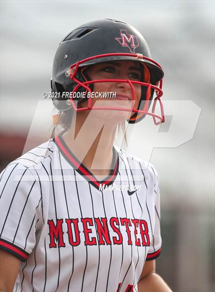 Thumbnail 3 in Muenster @ Collinsville photogallery.