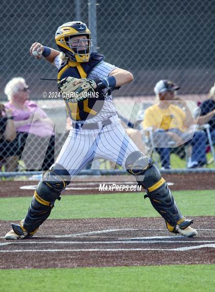 Thumbnail 1 in Marion vs Mascoutah (IHSA, 3A sectional semifinal) photogallery.