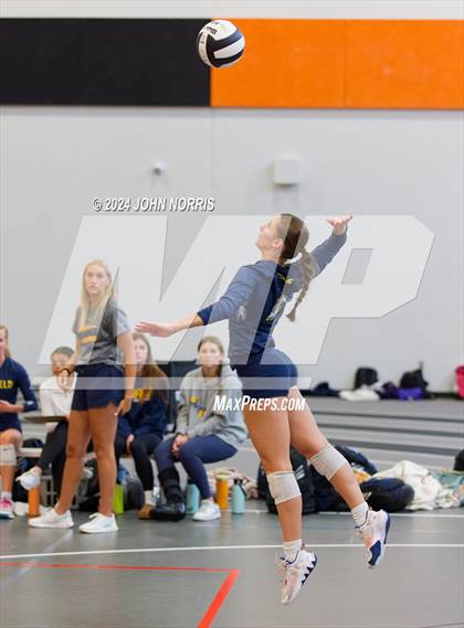Thumbnail 2 in Fairfield vs. Leo (Warsaw Invite) photogallery.
