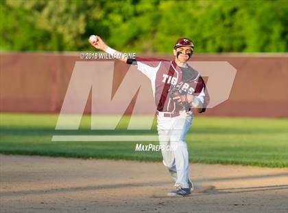 Thumbnail 2 in Monroe-Woodbury @ Kingston (Section 9 Class AA Semifinal) photogallery.
