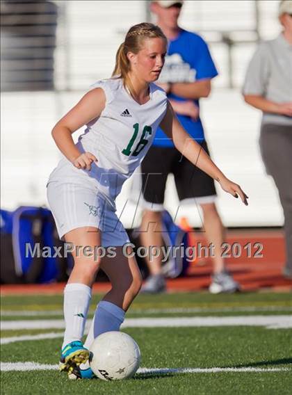 Thumbnail 3 in Clear Falls vs Friendswood (Region III Sectional Playoff) photogallery.