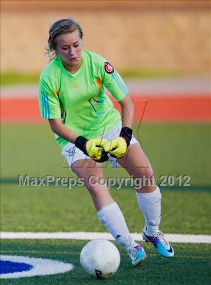Thumbnail 1 in Clear Falls vs Friendswood (Region III Sectional Playoff) photogallery.