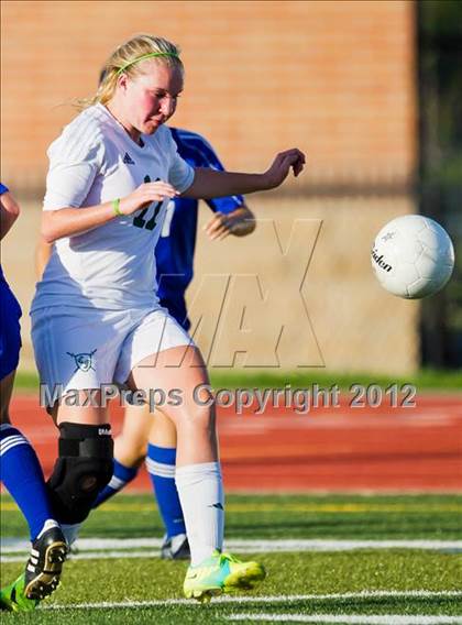 Thumbnail 1 in Clear Falls vs Friendswood (Region III Sectional Playoff) photogallery.