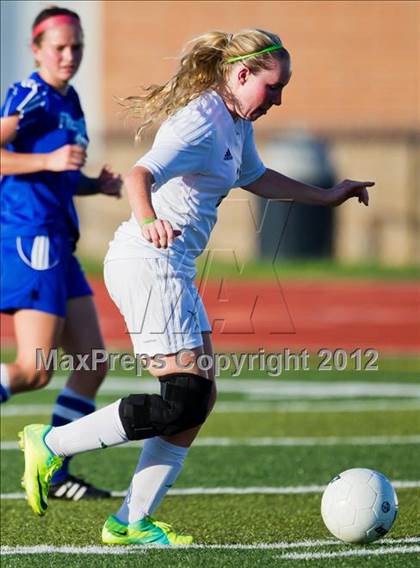 Thumbnail 1 in Clear Falls vs Friendswood (Region III Sectional Playoff) photogallery.