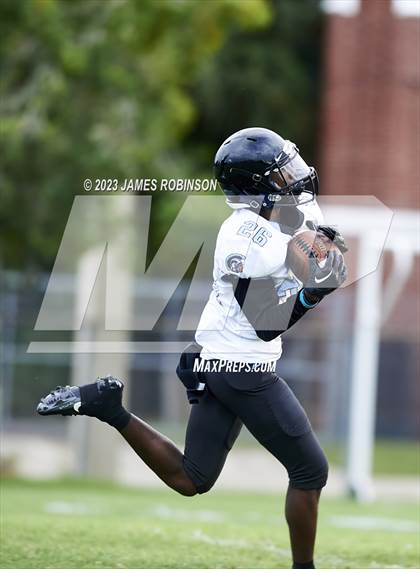 Thumbnail 3 in Ribault @ Stanton photogallery.