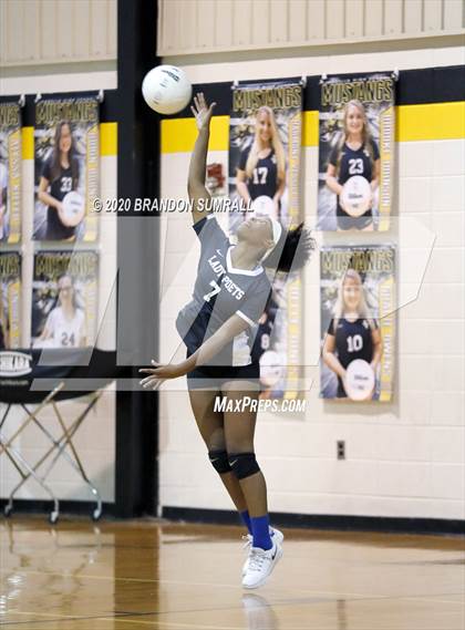 Thumbnail 3 in Isabella vs Lanier (Mustang Invitational) photogallery.