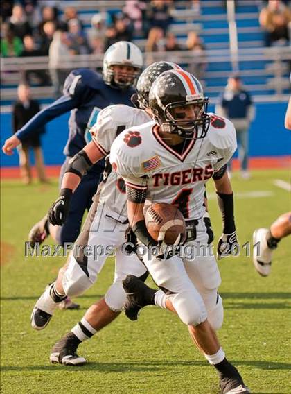 Thumbnail 2 in Westlake vs. Croton-Harmon (Section 1 Class B Final) photogallery.
