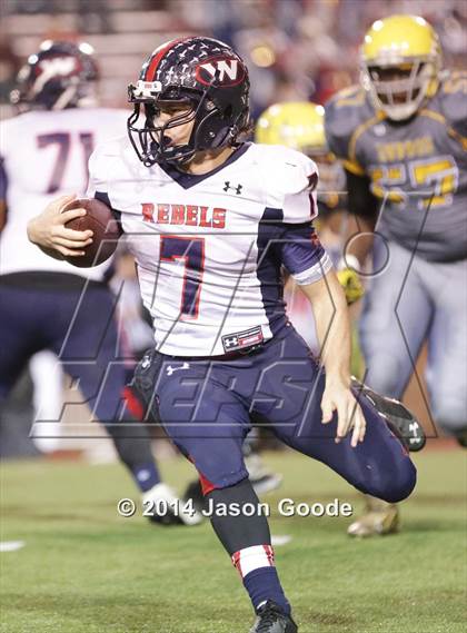 Thumbnail 2 in West vs. Hillsboro (TSSAA Division I Class 5A BlueCross Bowl) photogallery.