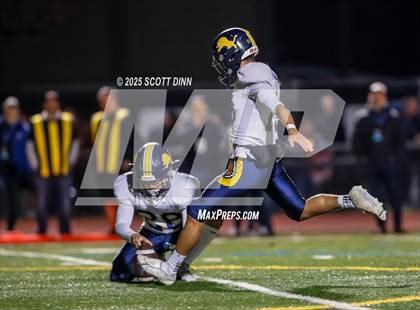 Thumbnail 3 in Lincoln vs Willow Glen (D4 Semifinal) photogallery.