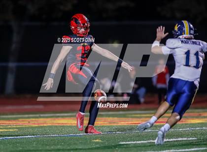 Thumbnail 3 in Lincoln vs Willow Glen (D4 Semifinal) photogallery.