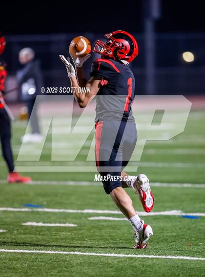 Thumbnail 3 in Lincoln vs Willow Glen (D4 Semifinal) photogallery.