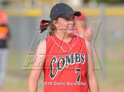 Thumbnail 3 in Combs vs Browne (Blackhawk Tournament) photogallery.
