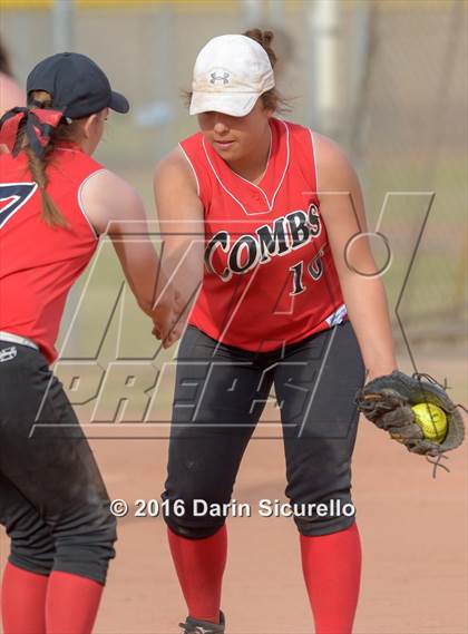 Thumbnail 2 in Combs vs Browne (Blackhawk Tournament) photogallery.