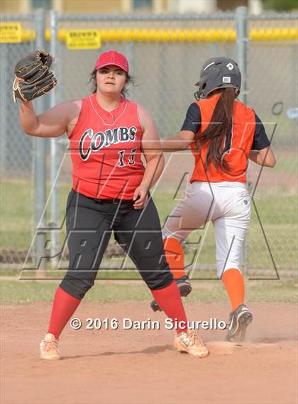 Thumbnail 3 in Combs vs Browne (Blackhawk Tournament) photogallery.