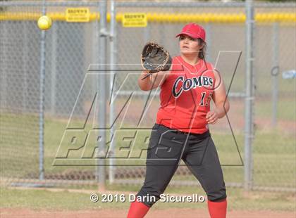 Thumbnail 2 in Combs vs Browne (Blackhawk Tournament) photogallery.