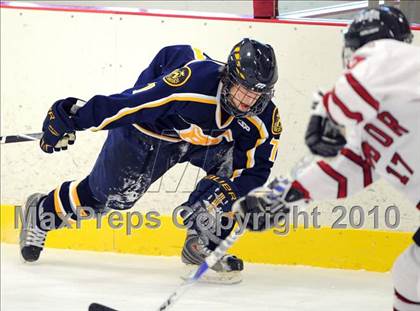 Thumbnail 2 in Trinity-Pawling vs. Tabor (Avon Christmas Classic) photogallery.