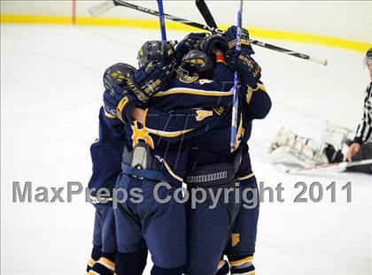 Thumbnail 1 in Trinity-Pawling vs. Tabor (Avon Christmas Classic) photogallery.