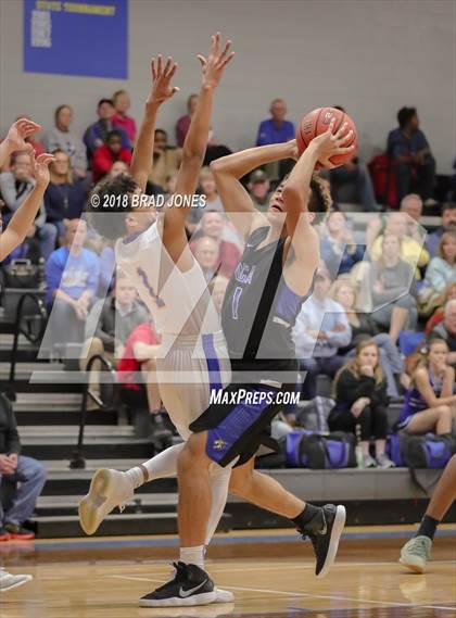 Thumbnail 2 in Clarksville Academy vs Donelson Christian Academy (TSSAA District 4-A Semifinal) photogallery.