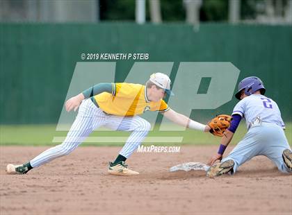 Thumbnail 1 in Ascension Catholic vs. Cedar Creek (LHSAA 1A D4 Quarterfinal) photogallery.