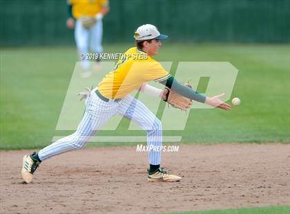 Thumbnail 2 in Ascension Catholic vs. Cedar Creek (LHSAA 1A D4 Quarterfinal) photogallery.
