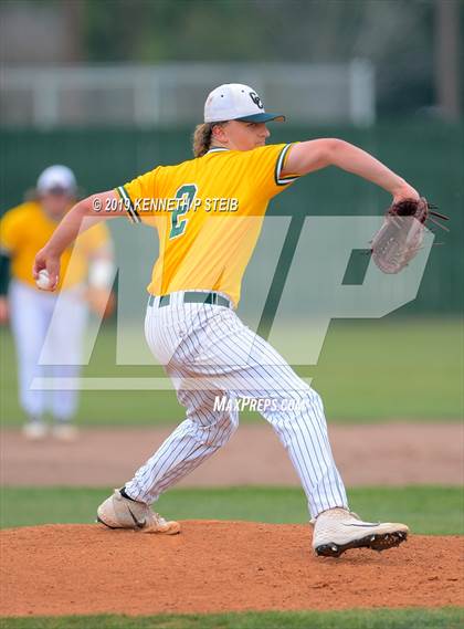 Thumbnail 3 in Ascension Catholic vs. Cedar Creek (LHSAA 1A D4 Quarterfinal) photogallery.