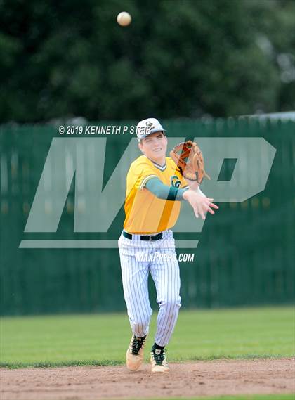 Thumbnail 3 in Ascension Catholic vs. Cedar Creek (LHSAA 1A D4 Quarterfinal) photogallery.