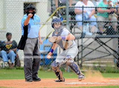 Thumbnail 2 in Ascension Catholic vs. Cedar Creek (LHSAA 1A D4 Quarterfinal) photogallery.