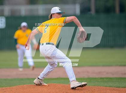 Thumbnail 1 in Ascension Catholic vs. Cedar Creek (LHSAA 1A D4 Quarterfinal) photogallery.