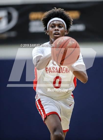 Thumbnail 2 in Pasadena vs  King/Drew (Rose City Roundball Classic) photogallery.