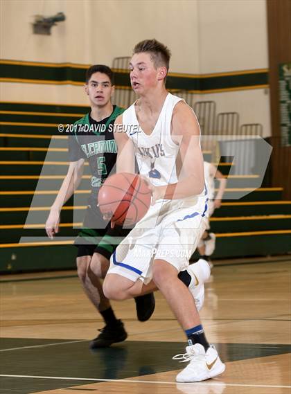 Thumbnail 3 in El Camino vs. South Tahoe (Jack Scott) photogallery.