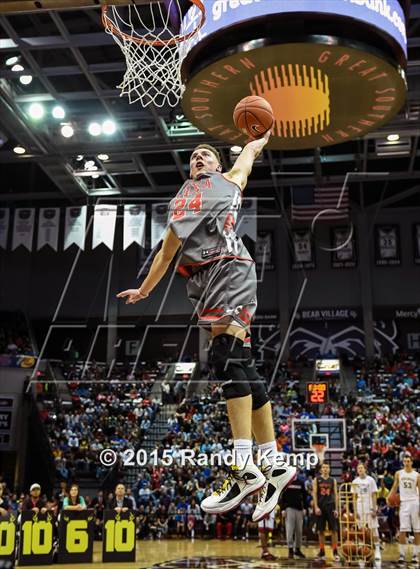 Thumbnail 3 in Bass Pro Tournament of Champions Slam Dunk Contest photogallery.