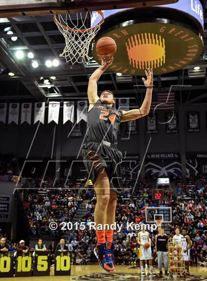 Thumbnail 3 in Bass Pro Tournament of Champions Slam Dunk Contest photogallery.