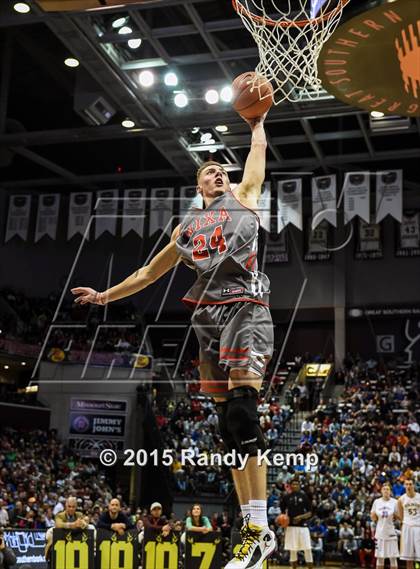 Thumbnail 1 in Bass Pro Tournament of Champions Slam Dunk Contest photogallery.