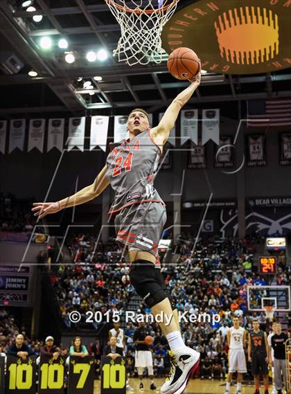 Thumbnail 1 in Bass Pro Tournament of Champions Slam Dunk Contest photogallery.
