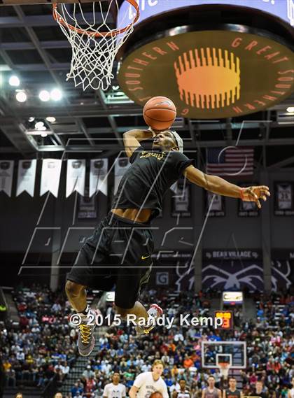 Thumbnail 2 in Bass Pro Tournament of Champions Slam Dunk Contest photogallery.