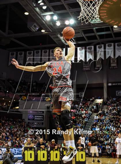 Thumbnail 3 in Bass Pro Tournament of Champions Slam Dunk Contest photogallery.