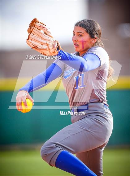 Thumbnail 1 in Arcadia vs. Sunnyside photogallery.