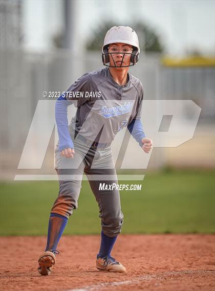 Thumbnail 3 in Arcadia vs. Sunnyside photogallery.
