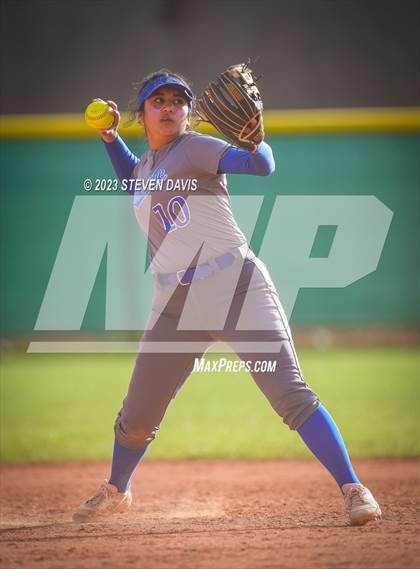 Thumbnail 2 in Arcadia vs. Sunnyside photogallery.