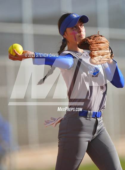 Thumbnail 1 in Arcadia vs. Sunnyside photogallery.