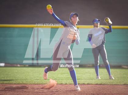 Thumbnail 3 in Arcadia vs. Sunnyside photogallery.
