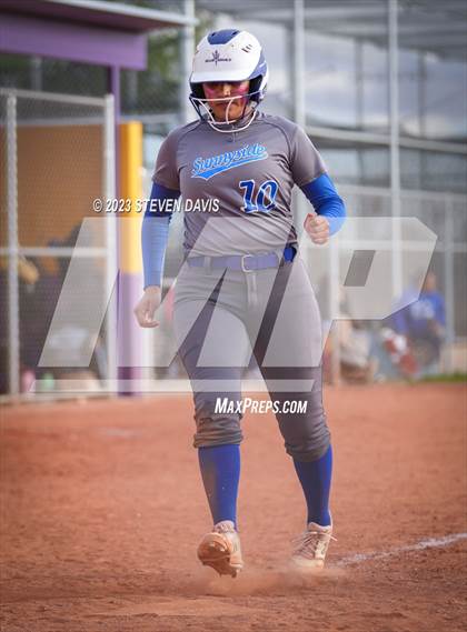 Thumbnail 1 in Arcadia vs. Sunnyside photogallery.