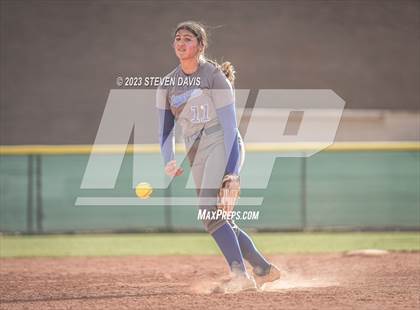 Thumbnail 2 in Arcadia vs. Sunnyside photogallery.