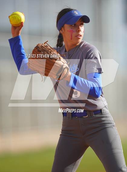 Thumbnail 3 in Arcadia vs. Sunnyside photogallery.