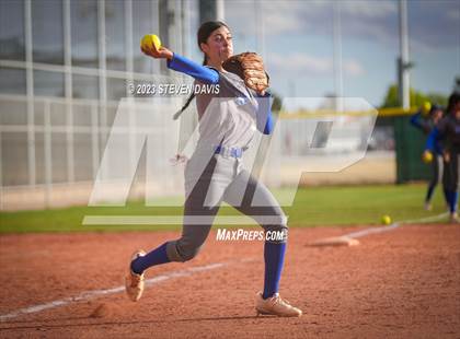 Thumbnail 1 in Arcadia vs. Sunnyside photogallery.