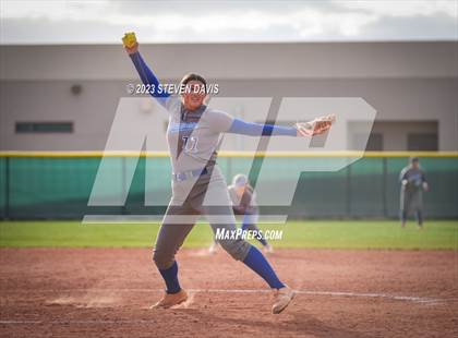 Thumbnail 2 in Arcadia vs. Sunnyside photogallery.